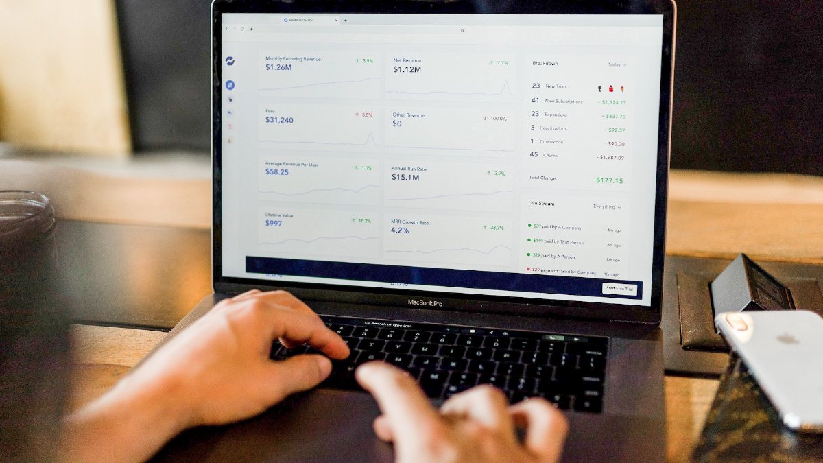Изборът на правилното SaaS HRIS решение за вашия малък бизнес